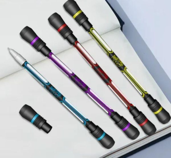1 Pc Creative Simple Student Spinning Pen (random color)