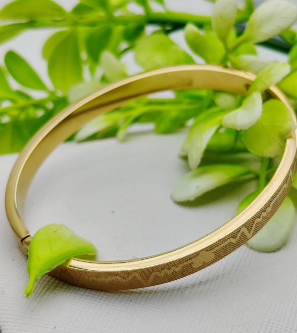 Adjustable Premium Heartbeat-Engraved Adjustable Cartier-Inspired Gold Bracelets | Best Quality Artificial Bracelet For Girls & Women | Bracelet For Every Occasion | Elegant Design ✨ - Image 3