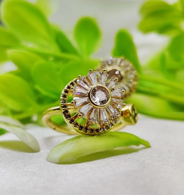 1 Piece Elegant Moveable Radiance Sunflower Ring – Timeless Sparkle 🌟 | Luxurious Design Ring | Adjustable Ring | Ring For Girls & Women ✨ 