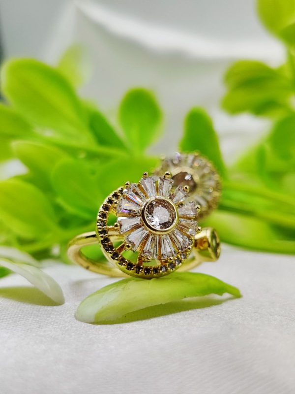 1 Piece Elegant Moveable Radiance Sunflower Ring – Timeless Sparkle 🌟 | Luxurious Design Ring | Adjustable Ring | Ring For Girls & Women ✨  - Image 4