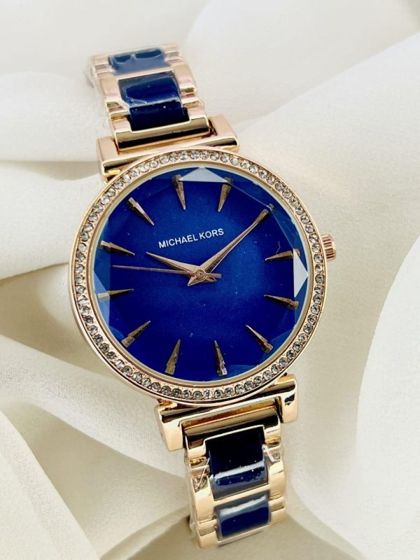 Stylish Women's Blue Quartz Chain Strap Watch - 1 Pc