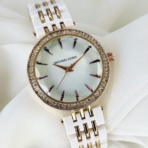 Stylish Women's Quartz Chain Watch - 1 Pc, Water Resistant Timepiece
