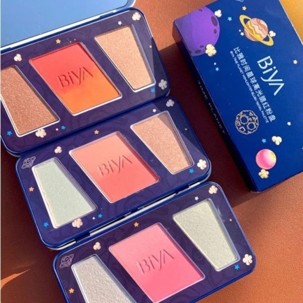 3 in 1 Colors Facial Blush Gradual Powder Blusher Shimmer Highlighter Three-dimensional Brightening Powder Blusher Palette - Biya Korean Highlighter & Blush Palette - Image 2