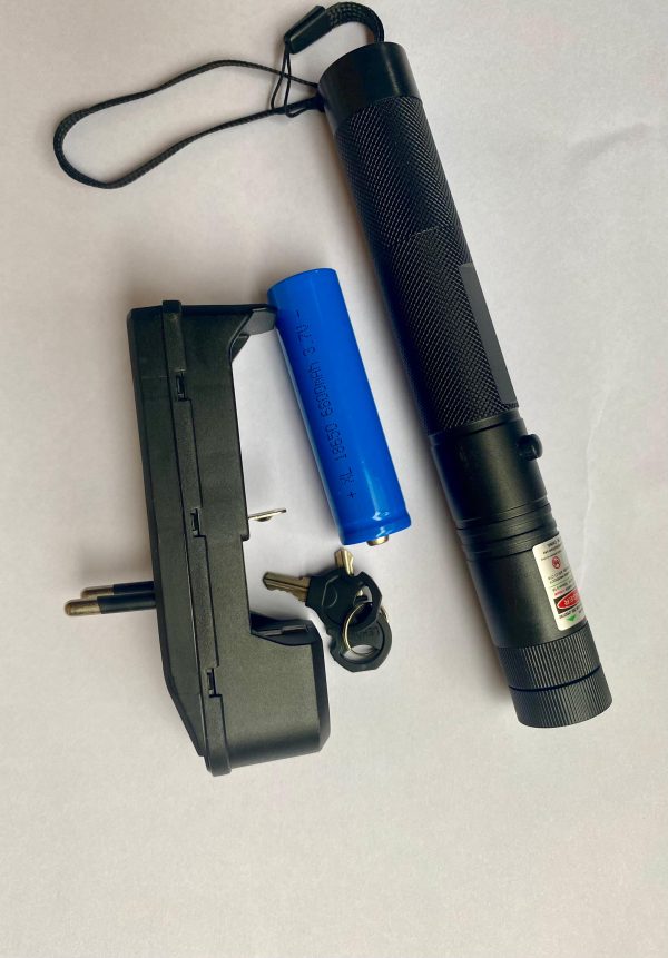 jy-303 Green Laser Pointer – Rechargeable with Lock Key, Charger & Ideal for Teaching, Astronomy, Presentations More - Image 2