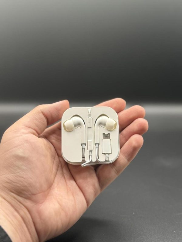 Apple Ear Headphones Wired Earphone for iPhone Microphone Ear Phone - Hands-Free | Handsfree For Mobile Phone - Without Box - Random Color - Image 3