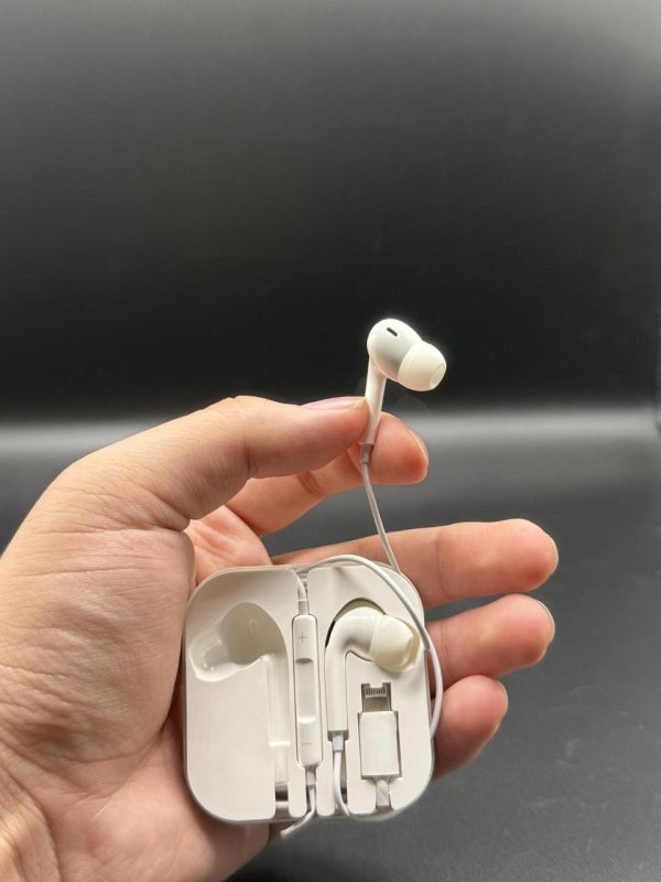 Apple Ear Headphones Wired Earphone for iPhone Microphone Ear Phone - Hands-Free | Handsfree For Mobile Phone - Without Box - Random Color - Image 4