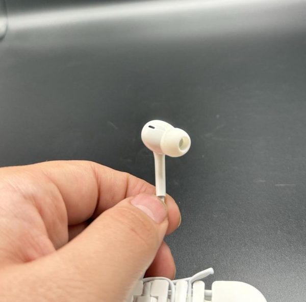 Apple Ear Headphones Wired Earphone for iPhone Microphone Ear Phone - Hands-Free | Handsfree For Mobile Phone - Without Box - Random Color - Image 7