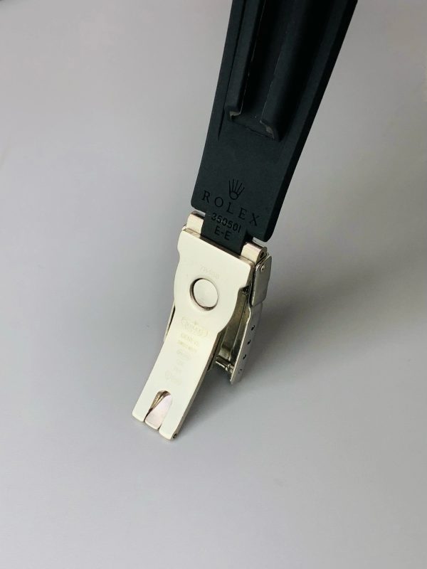 Rolex Oyster Perpetual Luxury Timepiece – Timeless Stainless Steel Dial with Premium Rubber Strap Without Box - Image 4
