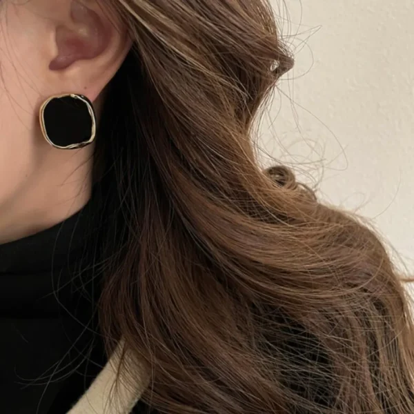 French Square Earrings Elegant Metallic Personalized Irregular Square Earrings Vintage Geometric Studs for Party Gifts Women's Accessories Stylish - Image 3