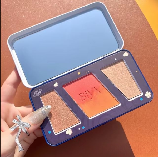 3 in 1 Colors Facial Blush Gradual Powder Blusher Shimmer Highlighter Three-dimensional Brightening Powder Blusher Palette - Biya Korean Highlighter & Blush Palette - Image 5