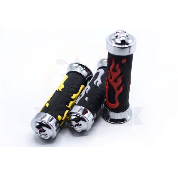Universal Motorcycle Handlebar Grips 7/8" – Skull Head Flame Rubber Hand Grips (Black/Blue, Black/Red) - Image 6
