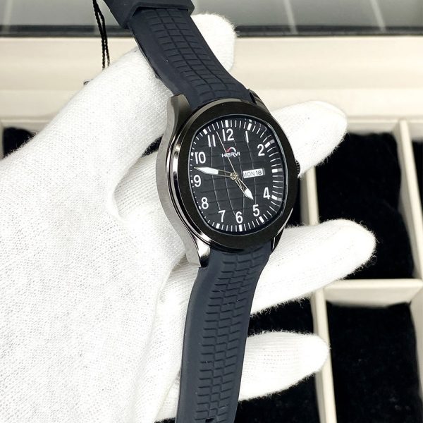Heryi Men’s Watch with Silicone Strap Day and Date Function Analog Display -  Durable & Lightweight Casual Wristwatch | Men's Watch - Wrist Watch For Men - Stainless Steel Dial Rubber Strap  - Image 4