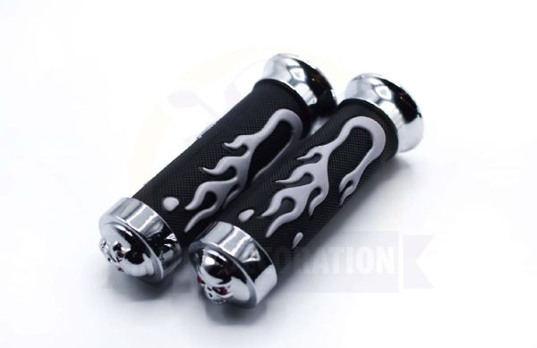 Universal Motorcycle Handlebar Grips 7/8" – Skull Head Flame Rubber Hand Grips (Black/Blue, Black/Red) - Image 3
