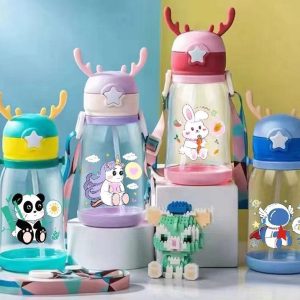 Adorable Reindeer-Themed Kids Water Bottle – Durable Thorn-Shaped Design with Leak-Proof Lid, Easy-Grip Handle, and BPA-Free Material for School, Travel, and Outdoor Activities - 600ml - Random Color - Without Box