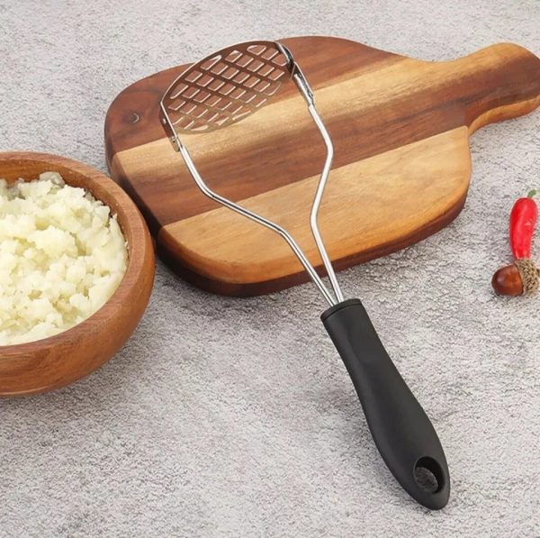 Potato Masher Stainless Steel Manual Kitchen Vegetable Ricer Fruit Banana Egg Crusher Tool - Random Color