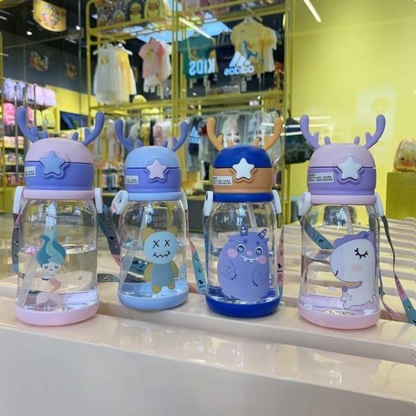 Adorable Reindeer-Themed Kids Water Bottle – Durable Thorn-Shaped Design with Leak-Proof Lid, Easy-Grip Handle, and BPA-Free Material for School, Travel, and Outdoor Activities - 600ml - Random Color - Without Box - Image 3