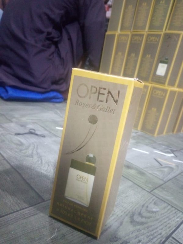 Open Roger & Gallet Perfume For Men - 100 ml | Made in Pakistan - Image 4