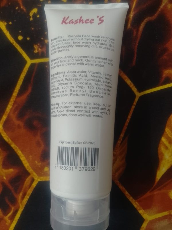 Kashee's Hydrating Mineral Face Wash – Whitening & Brightening Formula - 200ml - Image 16