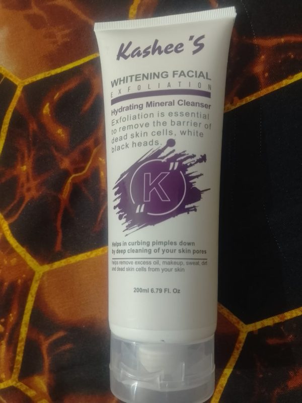 Kashee's Hydrating Mineral Face Wash – Whitening & Brightening Formula - 200ml - Image 4