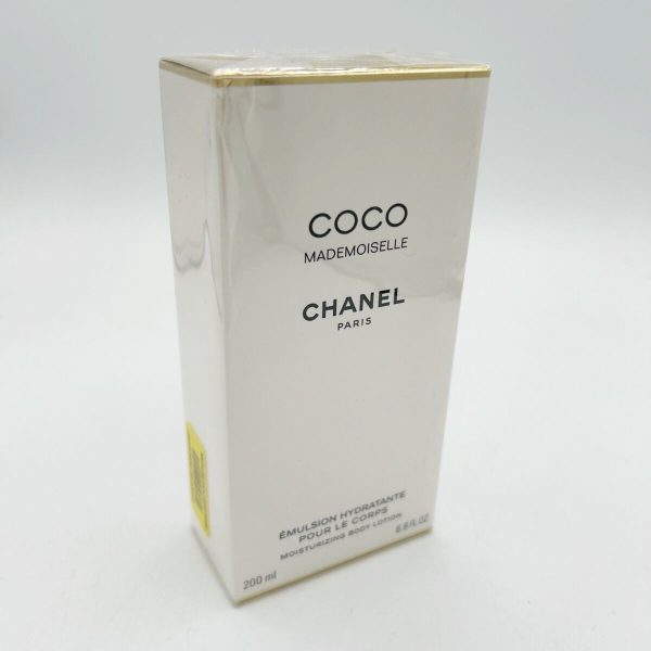 CHANEL Coco Mademoiselle Eau de Parfum – Timeless Elegance in a Bottle - Image 2